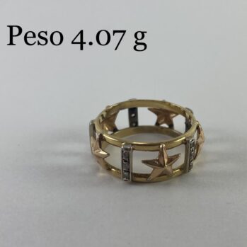 Anillo con diseño de estrellas y circones