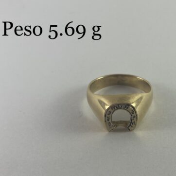 Anillo con diseño