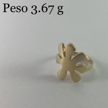 Anillo con diseño de forma ambigua