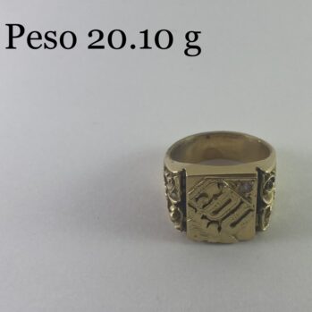 Anillo con diseño de circones y palabra "LDU"
