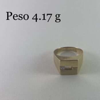 Anillo con diseño de cuadrado y circón