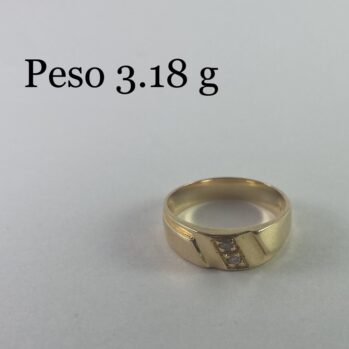 Anillo con diseño de dos circones