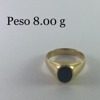 Anillo con diseño de piedra negra