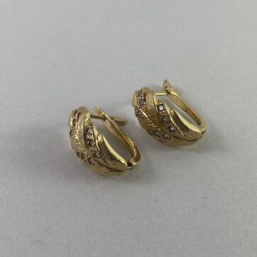 Aretes con diseño de hoja con circones