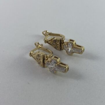 Aretes con diseño de circones
