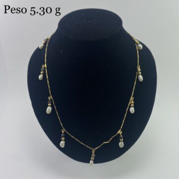 Cadena con diseño de perlas