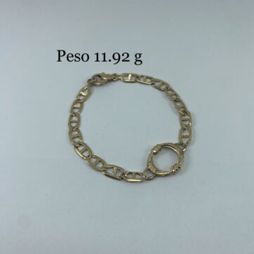 Pulsera con diseño entrelazado