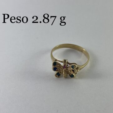 Anillo con diseño de mariposa con circones