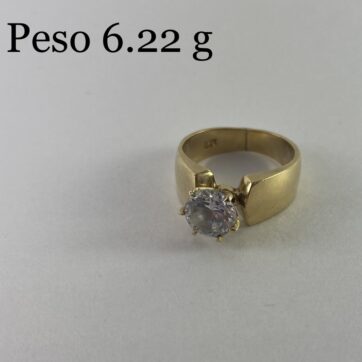 Anillo con diseño de circón