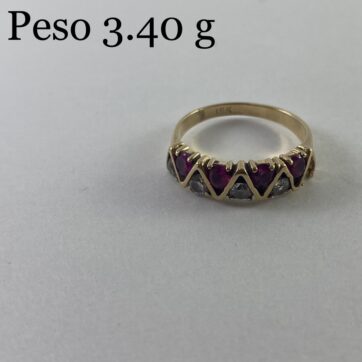 Anillo con diseño de circones