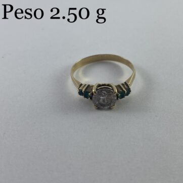 Anillo con diseño de circones